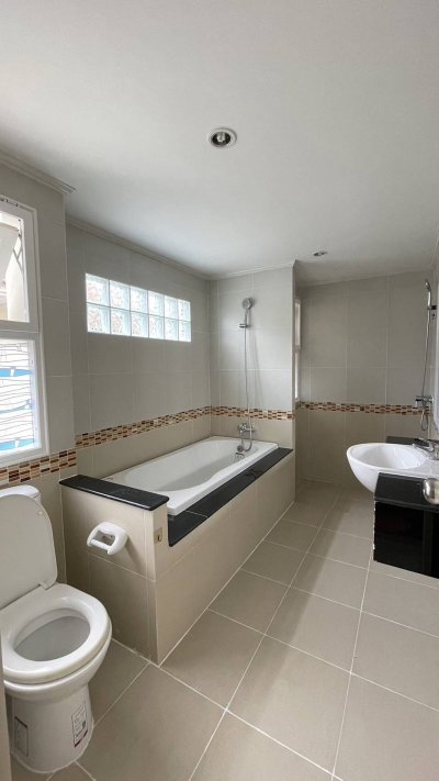 2R0470 ให้เช่าบ้านเดี่ยวสองชั้น 3 ห้องนอน 3 ห้องน้ำ ราคา 55,000/เดือน โซนเชิงทะเล , ถลาง