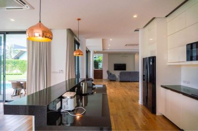 2R0699 ให้เช่า pool villa 4ห้องนอน 5ห้องน้ำ ราคา 420,000/เดือน โซนเชิงทะเล,ถลาง
