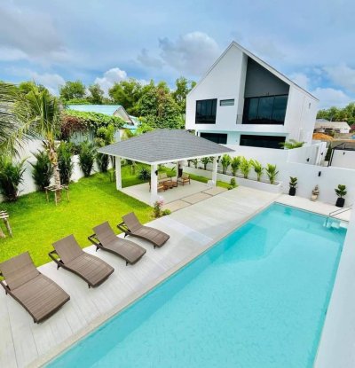 2R0757 Pool villa for rent 4bedroom 4bathroom 130,000/month at cherngtalay,thalang