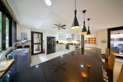 2R0940 Pool villa for rent 5 bedroom 6 bathroom 400,000/month at cherngtalay,thalang