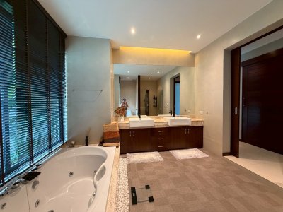 2R1035 ให้เช่า pool villa 3 ห้องนอน 3 ห้องน้ำ ราคา 250,000/เดือน โซนเชิงทะเล,ถลาง