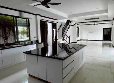 2S0198 ขายพูลวิลล่า ราคา 24,500,000 บาท 4 ห้องนอน 7 ห้องน้ำ โซนเชิงทะเล,ถลาง
