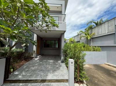 2S0211 ขายบ้านแฝดสองชั้น ราคา 8,500,000 บาท 2 ห้องนอน 3 ห้องน้ำ โซนเชิงทะเล,ถลาง 2S0211 ขายบ้านแฝดสองชั้น ราคา 8,500,000 บาท 2 ห้องนอน 3 ห้องน้ำ โซนเชิงทะเล,ถลาง