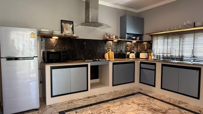 3R0106 อพาร์ทเม้นท์ 2 ห้องนอน 3 ห้องน้ำ ให้เช่าเดือนละ 65,000 บาท โซนกมลา