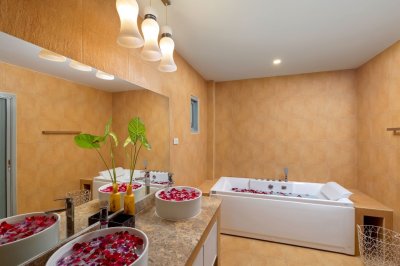3R0157 ให้เช่า pool villa 4 ห้องนอน 4 ห้องน้ำ ราคา 250,000/เดือน โซนกมลา