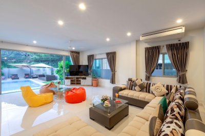 3R0157 ให้เช่า pool villa 4 ห้องนอน 4 ห้องน้ำ ราคา 250,000/เดือน โซนกมลา