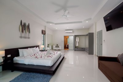 3R0157 ให้เช่า pool villa 4 ห้องนอน 4 ห้องน้ำ ราคา 250,000/เดือน โซนกมลา