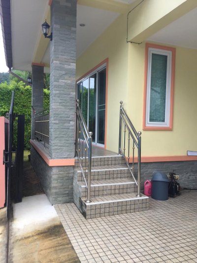 3R0197 ให้เช่า House with common pool 2ห้องนอน 2ห้องน้ำ เดือนละ 45,000 บาท โซนกมลา