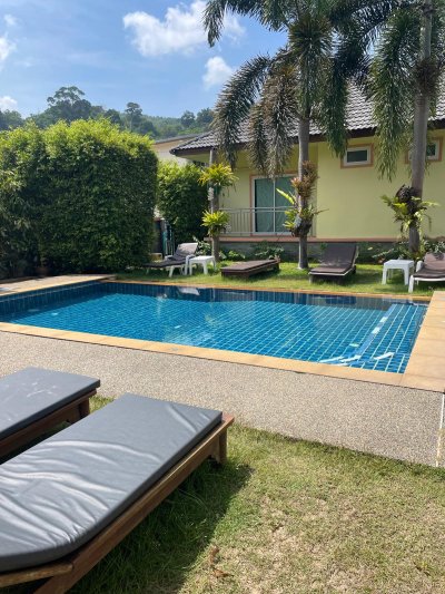 3R0197 ให้เช่า House with common pool 2ห้องนอน 2ห้องน้ำ เดือนละ 45,000 บาท โซนกมลา