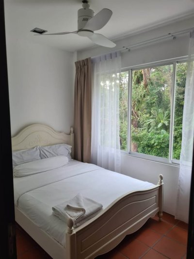 3R0241 คอนโดมิเนียม 3 ห้องนอน 2 ห้องน้ำ ให้เช่าเดือนละ 55,000 บาท โซนกมลา