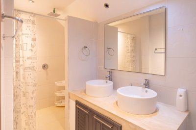 3R0247 อพาร์ทเม้นท์ 2 ห้องนอน 3 ห้องน้ำ ให้เช่าเดือนละ 55,000 บาท โซนกมลา