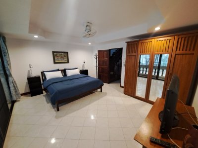 4R0047 House with common pool 3bedrooms 3bathrooms 50,000/month at patong have fully furnished (available on march 2024)