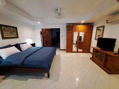 4R0047 House with common pool 3bedrooms 3bathrooms 50,000/month at patong have fully furnished (available on march 2024)