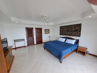 4R0047 House with common pool 3bedrooms 3bathrooms 50,000/month at patong have fully furnished (available on march 2024)