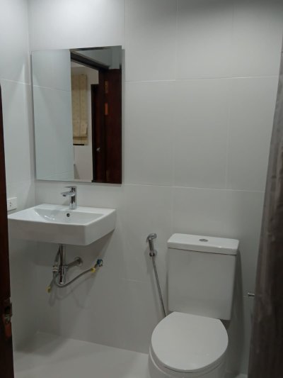 4R0053 ให้เช่าคอนโด 2 ห้องนอน 2 ห้องน้ำ ให้เช่าเดือนละ 35,000 บาท โซนป่าตอง