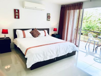 4R0105 คอนโดมิเนียม 1 ห้องนอน 1 ห้องน้ำ ให้เช่าเดือนละ 25,000 บาท โซนป่าตอง