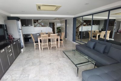 4R0136 This House for rent 4 bedroom 4 bathroom 140,000/month in patong