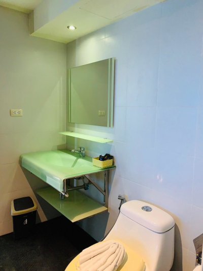 4R0182 คอนโดมิเนียมให้เช่า 1 ห้องนอน 1 ห้องน้ำ ให้เช่าเดือนละ 19,000 บาท โซนป่าตอง