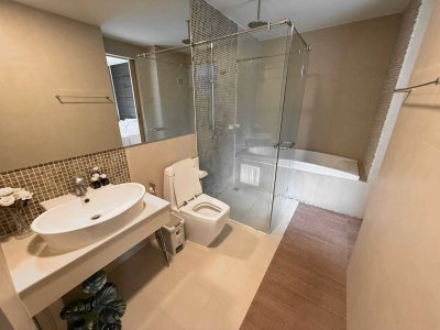 4R0195 คอนโดมิเนียม 1 ห้องนอน 1 ห้องน้ำ ให้เช่าเดือนละ 45,000 บาท โซนป่าตอง