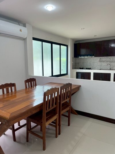 4R0198 ให้เช่าบ้านแฝดสองชั้น 3 ห้องนอน 3 ห้องน้ำ ราคา 35,000/เดือน โซนป่าตอง