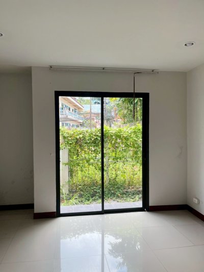 4R0198 ให้เช่าบ้านแฝดสองชั้น 3 ห้องนอน 3 ห้องน้ำ ราคา 35,000/เดือน โซนป่าตอง