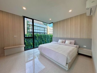 4R0200 คอนโดมิเนียม 1 ห้องนอน 1 ห้องน้ำ ให้เช่าเดือนละ 32,000 บาท โซนป่าตอง