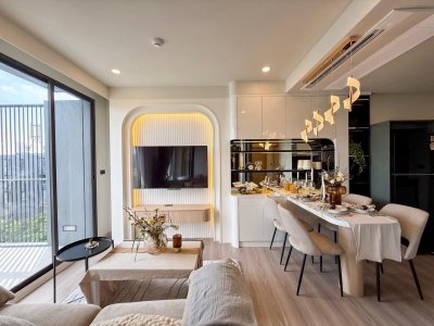 4R0201 คอนโดมิเนียม 2 ห้องนอน 2 ห้องน้ำ ให้เช่าเดือนละ 75,000 บาท โซนป่าตอง