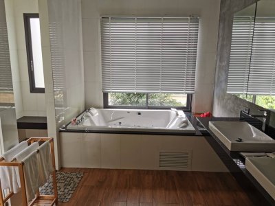 5R0288 Pool villa for rent 4 bedroom 6 bathroom 200,000/month at kathu