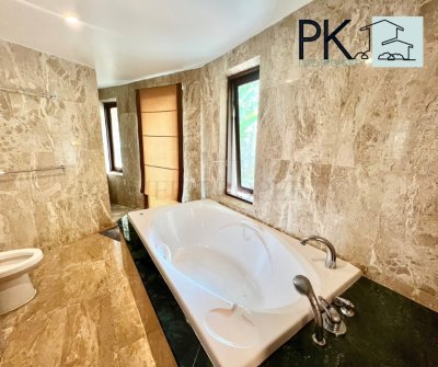 5R0587 This pool villa for rent 4bedroom 4bedroom 100,000/month at kathu