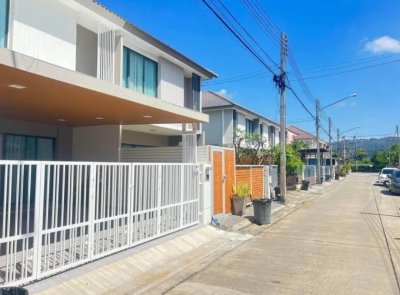 5R0607 ให้เช่าบ้านแฝดสองชั้น 3 ห้องนอน 2 ห้องน้ำ ราคา 35,000/เดือน โซนกะทู้