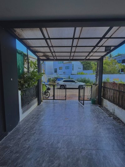 5R0796 ให้เช่าบ้านแฝดสองชั้น 2 ห้องนอน 2 ห้องน้ำ ราคา 28,000/เดือน โซนกะทู้