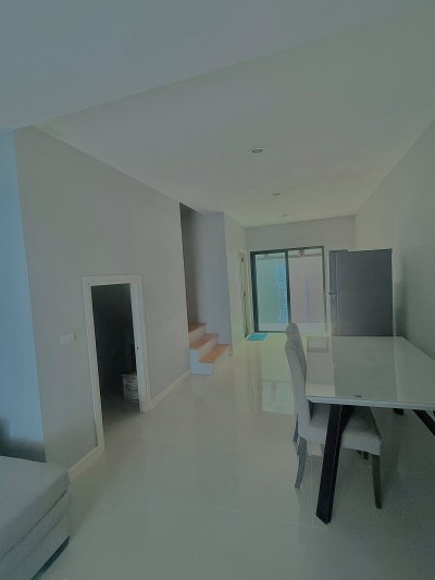 5R0796 ให้เช่าบ้านแฝดสองชั้น 2 ห้องนอน 2 ห้องน้ำ ราคา 28,000/เดือน โซนกะทู้