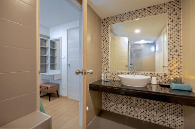 6R0035 The slpendid sea view Condominium 2 bedroom 1 bathroom 60,000month at kata
