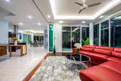 6R0043 This pool villa 5 bedroom 5 bathroom 100,000/month in Kata