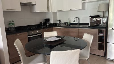 6R0044 คอนโดมิเนียม 2 ห้องนอน 2 ห้องน้ำ ให้เช่าเดือนละ 70,000 บาท โซนกะตะ