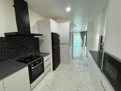 6R0091 Seaview Townhouse for rent 3bedrooms 4bathrooms 95,000/month at kata