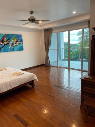 6R0114 House with common pool for rent 3 bedroom 2 bathroom 75,000/month at kata