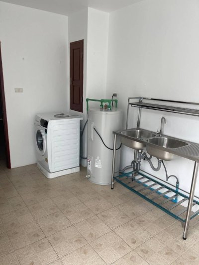6R0114 House with common pool for rent 3 bedroom 2 bathroom 75,000/month at kata
