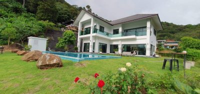 6R0131 ให้เช่า Pool Villa 4 ห้องนอน 4 ห้องน้ำ ราคา 220,000/เดือน โซนกะตะ