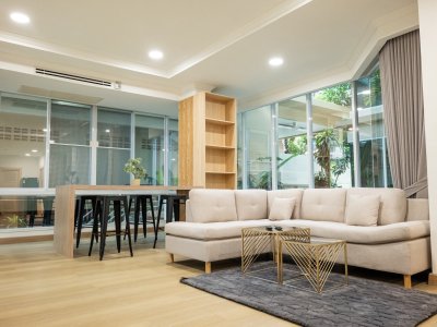 6R0137 คอนโดมิเนียม 2 ห้องนอน 2 ห้องน้ำ ให้เช่าเดือนละ 50,000 บาท โซนกะรน