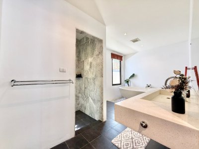 8R0675 Pool villa for rent 4 bedroom 4 bathroom 100,000/month at chalong