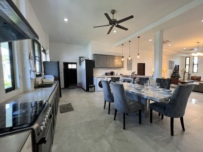 7R0184 ให้เช่า pool villa 4ห้องนอน 4ห้องน้ำ ราคา 120,000/เดือน โซนราไวย์