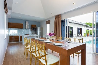 7R0234 This pool villa 4 bedroom 4 bathroom 130,000/month location at Rawai