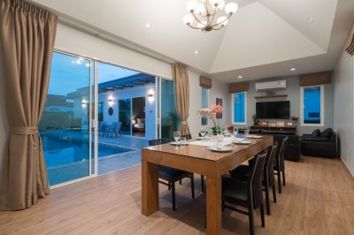 7R0234 This pool villa 4 bedroom 4 bathroom 130,000/month location at Rawai