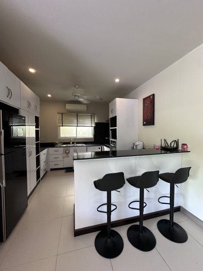 7R0428 ให้เช่า pool villa 5 ห้องนอน 4 ห้องน้ำ ราคา 130,000/เดือน โซนราไวย์