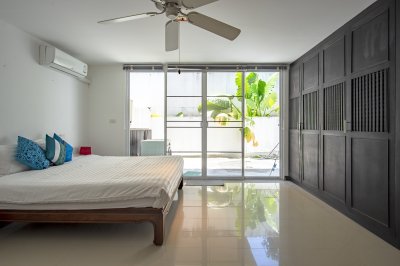 7R0458 Townhouse with common pool for rent 4bedrooms 5bathrooms 75,000/month at rawai