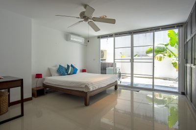 7R0458 Townhouse with common pool for rent 4bedrooms 5bathrooms 75,000/month at rawai