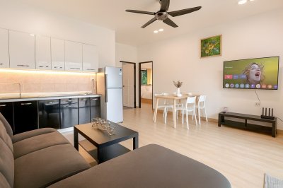 7R0572 คอนโดมิเนียม 2 ห้องนอน 2 ห้องน้ำ ให้เช่าเดือนละ 47,520 บาท โซนราไวย์