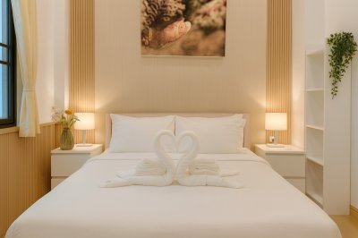 7R0572 คอนโดมิเนียม 2 ห้องนอน 2 ห้องน้ำ ให้เช่าเดือนละ 47,520 บาท โซนราไวย์