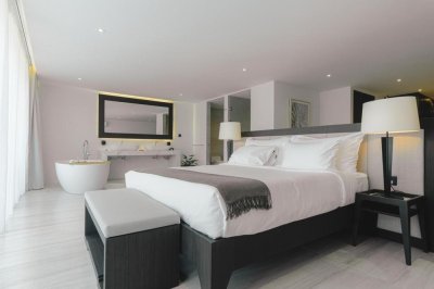 7R0689 Pool villa for rent 4bedrooms 7bathrooms 450,000/month at rawai have fully furnished